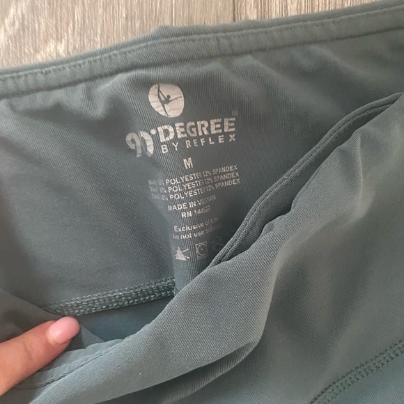 Lot of 2 pairs 90 degrees crop sz M - Picture 6 of 6